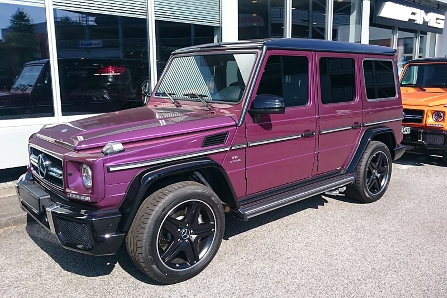 Mercedes Benz g63 Brabus пурпурный